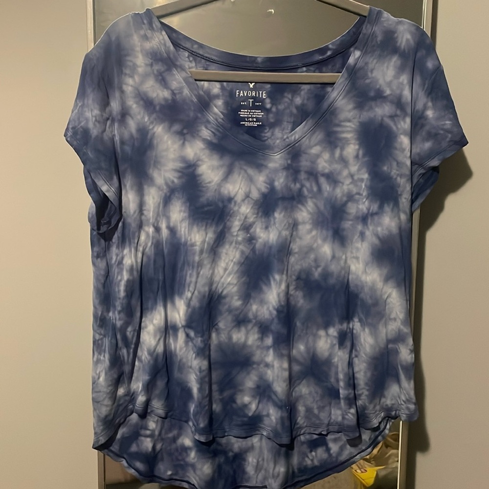 American Eagle women’s size large shirt blue tie dye